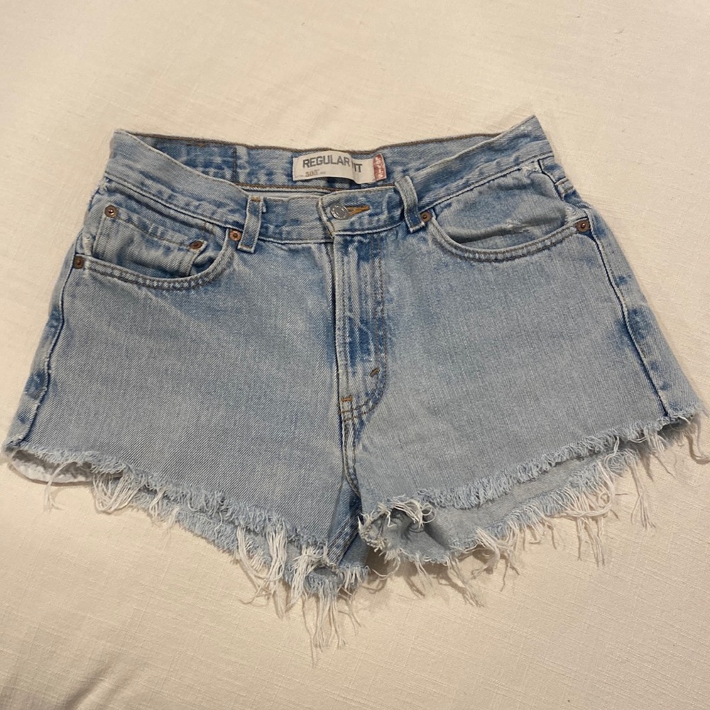 Levi’s Shorts - Picture 2 of 3